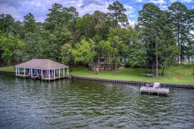 510 Trappers Trail, Mount Vernon, TX 75457