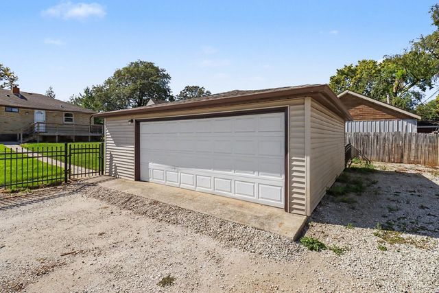 8420 W 83rd Street, Justice, IL 60458