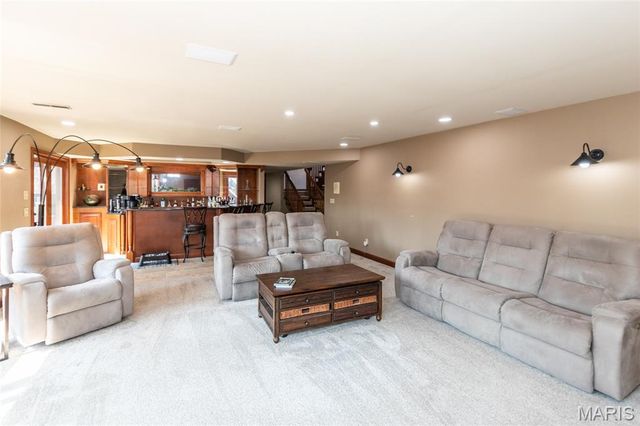 1570 Paradise Valley Drive, High Ridge, MO 63049