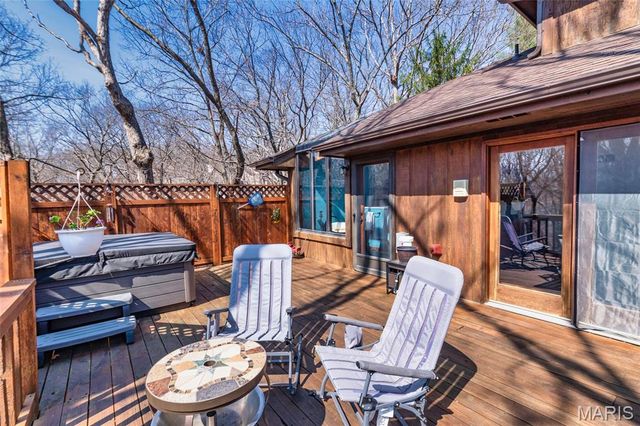 1570 Paradise Valley Drive, High Ridge, MO 63049