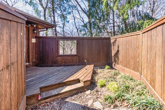 1570 Paradise Valley Drive, High Ridge, MO 63049