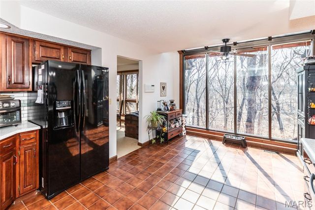 1570 Paradise Valley Drive, High Ridge, MO 63049