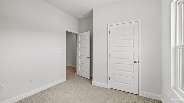 2042 Wiregrass St, Navarre, FL 32566