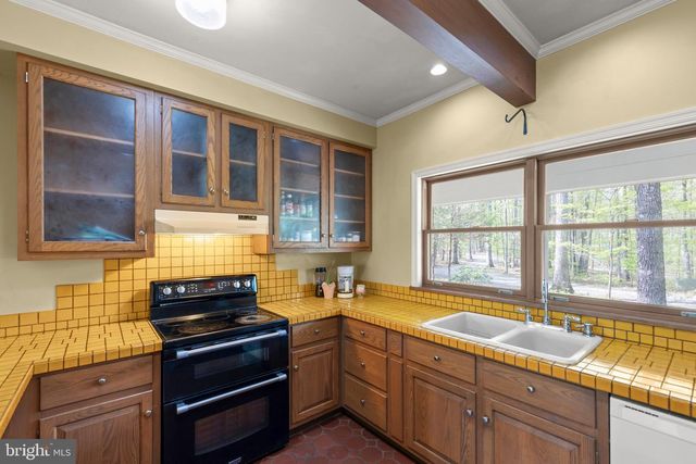 221 SETTLERS LN, Stephenson, VA 22656