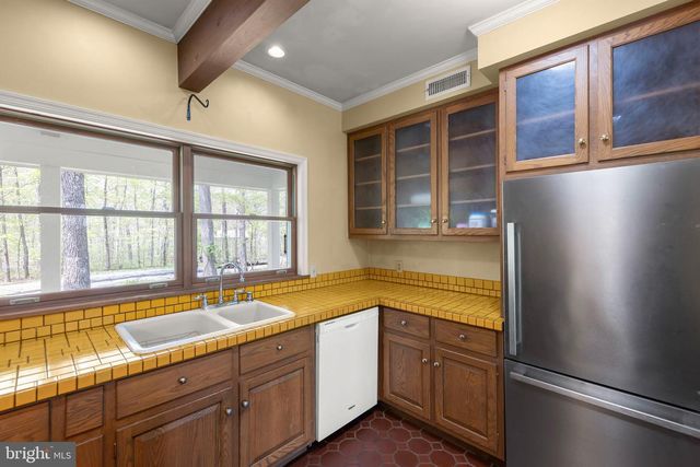 221 SETTLERS LN, Stephenson, VA 22656