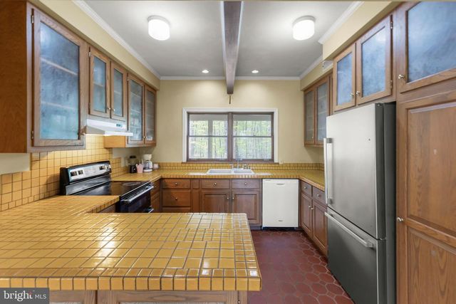 221 SETTLERS LN, Stephenson, VA 22656