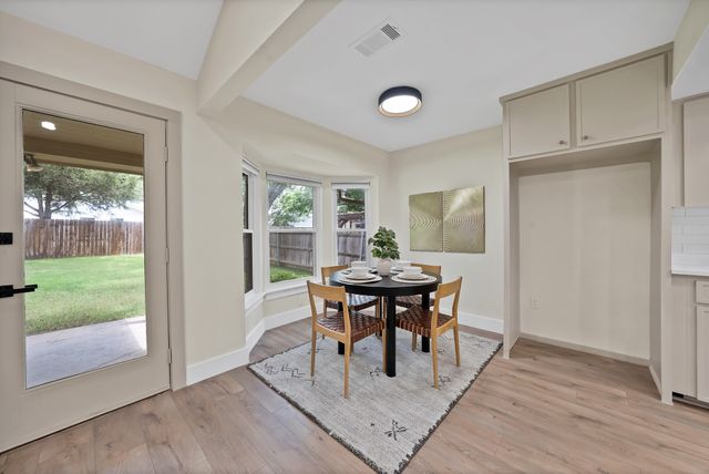 929 Thistle Ridge Lane, Arlington, TX 76017
