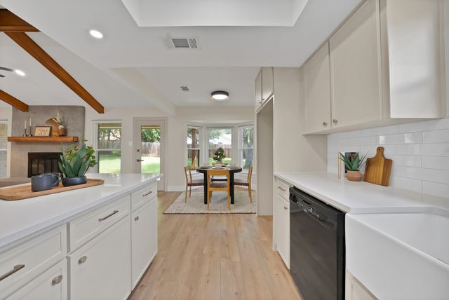 929 Thistle Ridge Lane, Arlington, TX 76017