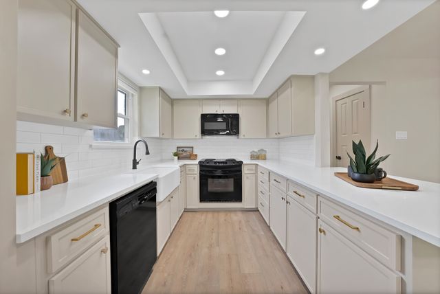 929 Thistle Ridge Lane, Arlington, TX 76017