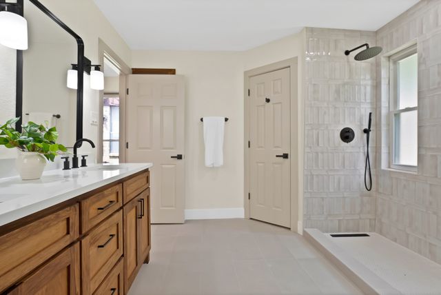 929 Thistle Ridge Lane, Arlington, TX 76017