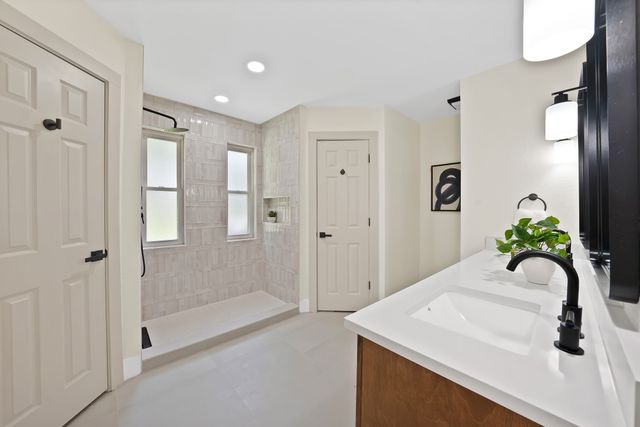 929 Thistle Ridge Lane, Arlington, TX 76017
