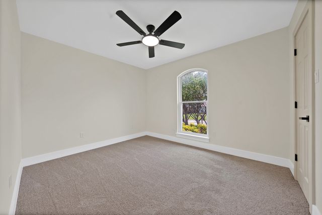 929 Thistle Ridge Lane, Arlington, TX 76017