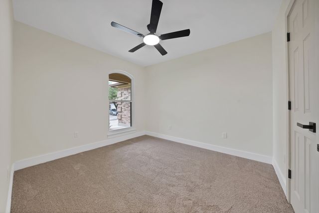 929 Thistle Ridge Lane, Arlington, TX 76017