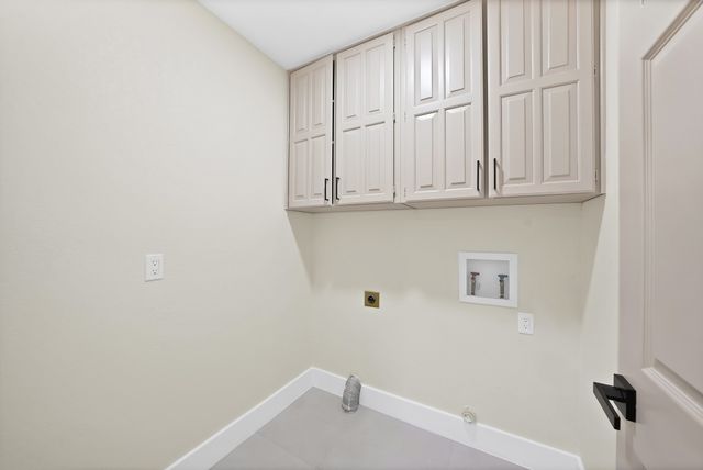 929 Thistle Ridge Lane, Arlington, TX 76017