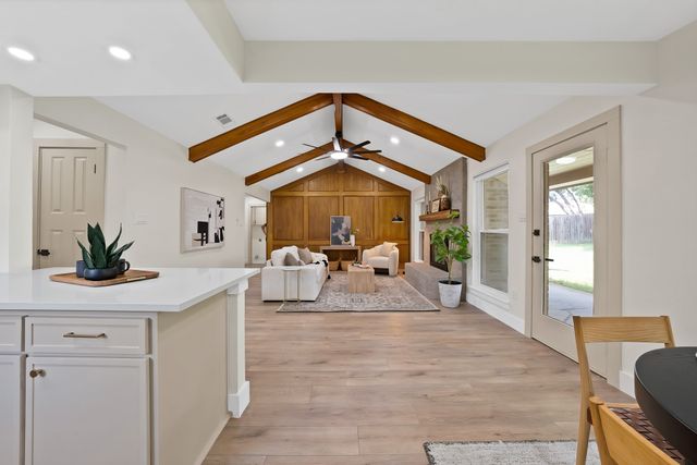 929 Thistle Ridge Lane, Arlington, TX 76017