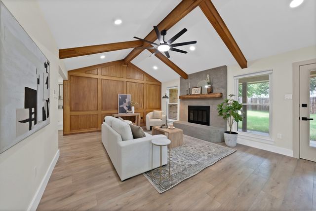 929 Thistle Ridge Lane, Arlington, TX 76017