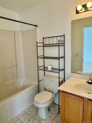 23 Peach Place, Middletown, NY 10940