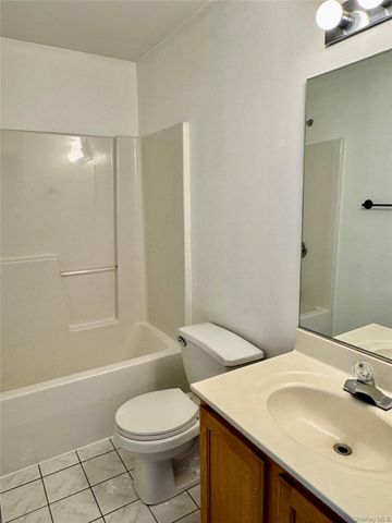 23 Peach Place, Middletown, NY 10940