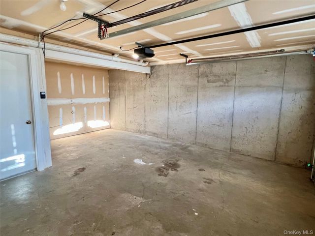 23 Peach Place, Middletown, NY 10940