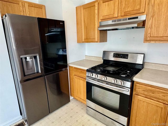 23 Peach Place, Middletown, NY 10940