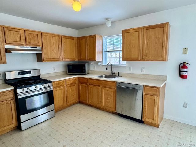 23 Peach Place, Middletown, NY 10940