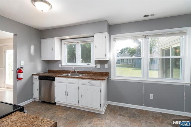 18 Dogwood Place, Swedesboro, NJ 08085