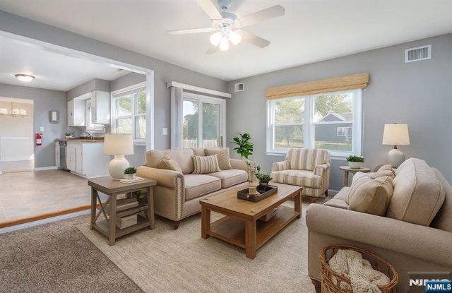 18 Dogwood Place, Swedesboro, NJ 08085