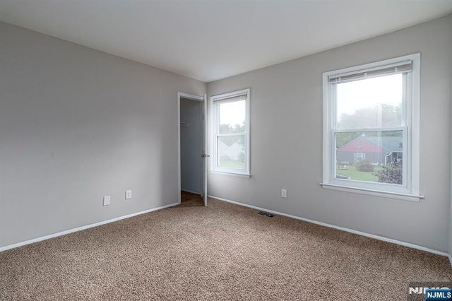 18 Dogwood Place, Swedesboro, NJ 08085