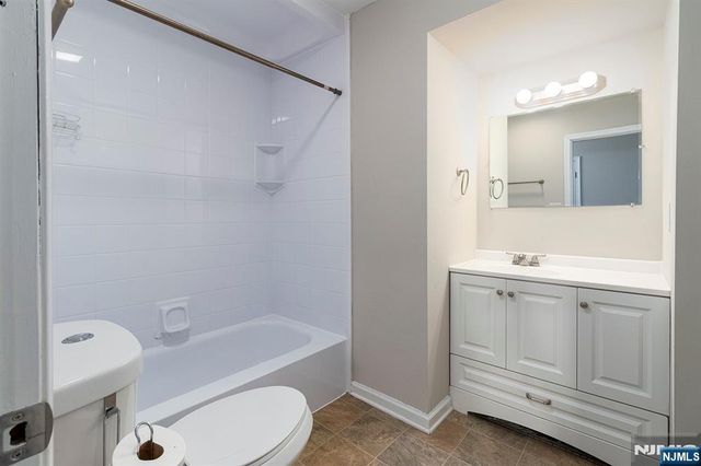 18 Dogwood Place, Swedesboro, NJ 08085