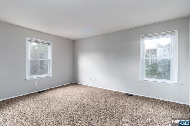 18 Dogwood Place, Swedesboro, NJ 08085