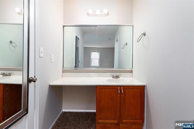 18 Dogwood Place, Swedesboro, NJ 08085