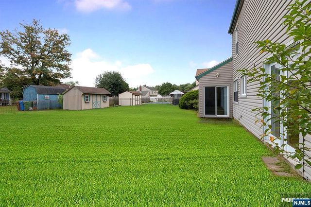 18 Dogwood Place, Swedesboro, NJ 08085