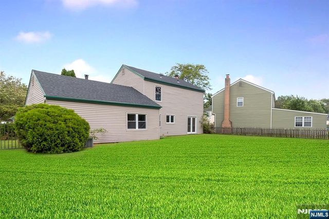 18 Dogwood Place, Swedesboro, NJ 08085