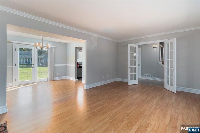 18 Dogwood Place, Swedesboro, NJ 08085