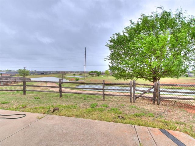 2927 Trailwood Drive, Norman, OK 73069