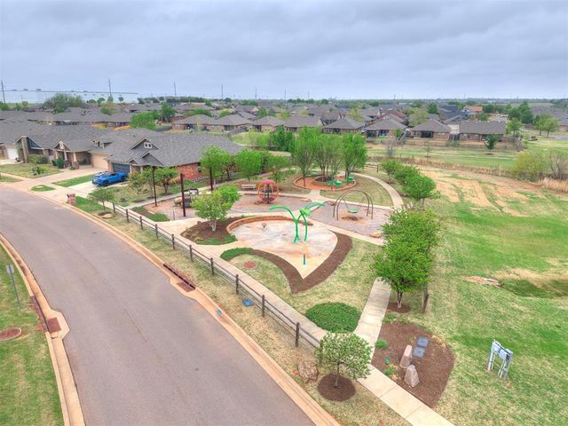 2927 Trailwood Drive, Norman, OK 73069