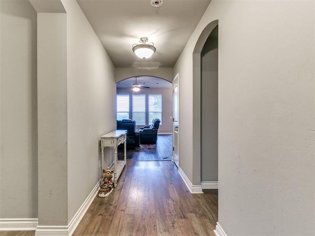 2927 Trailwood Drive, Norman, OK 73069