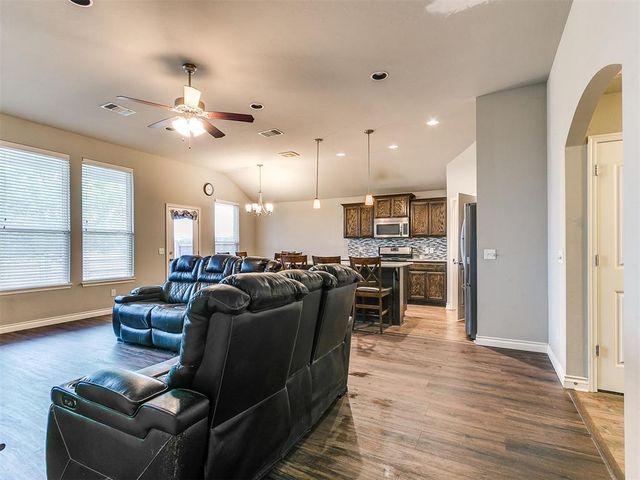 2927 Trailwood Drive, Norman, OK 73069