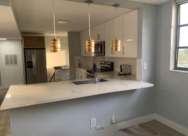 6475 W Oakland Park Blvd 401, Lauderhill, FL 33313