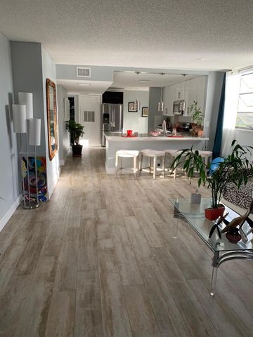 6475 W Oakland Park Blvd 401, Lauderhill, FL 33313