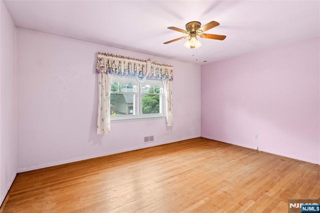 380 Howard Street, Twp Of Washington, NJ 07676