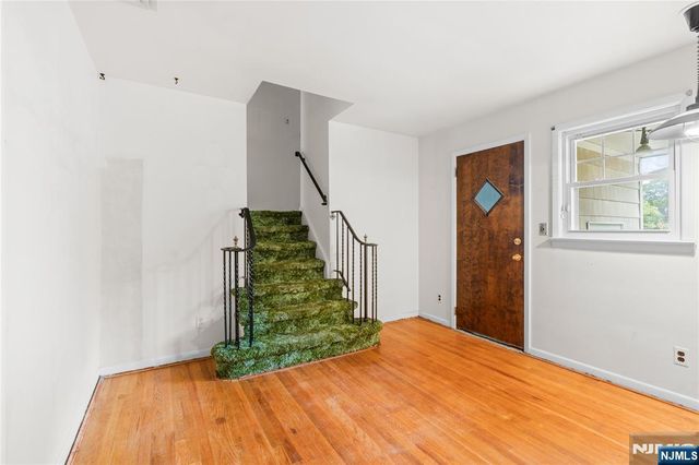 380 Howard Street, Twp Of Washington, NJ 07676