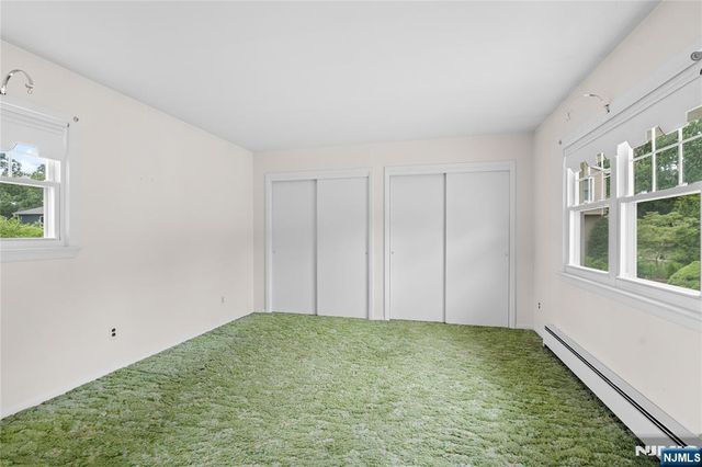 380 Howard Street, Twp Of Washington, NJ 07676