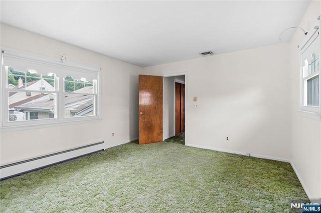 380 Howard Street, Twp Of Washington, NJ 07676