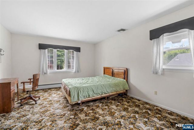 380 Howard Street, Twp Of Washington, NJ 07676