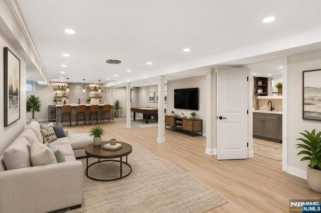 380 Howard Street, Twp Of Washington, NJ 07676