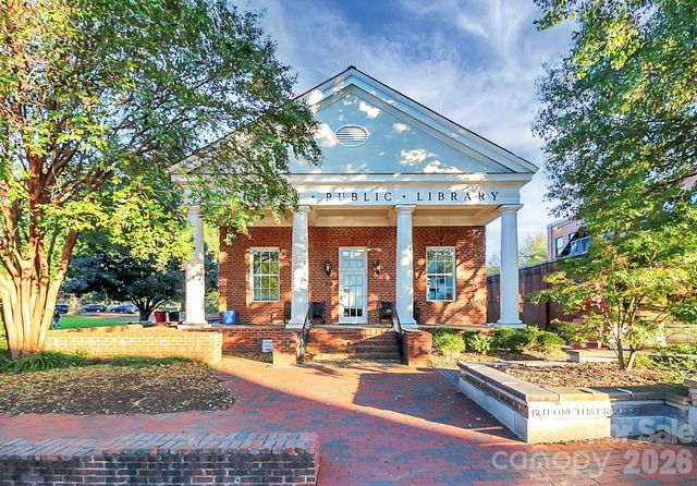 439 Ohenry Avenue, Davidson, NC 28036