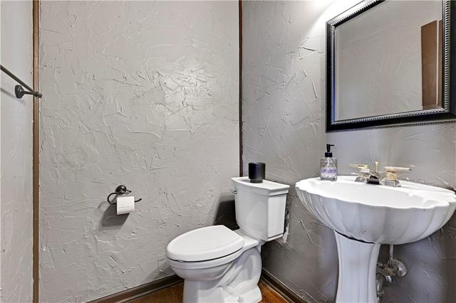 12905 Delmar Street, Leawood, KS 66209