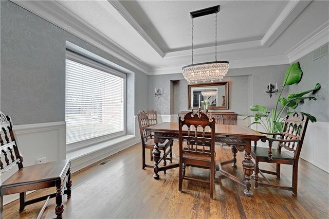 12905 Delmar Street, Leawood, KS 66209