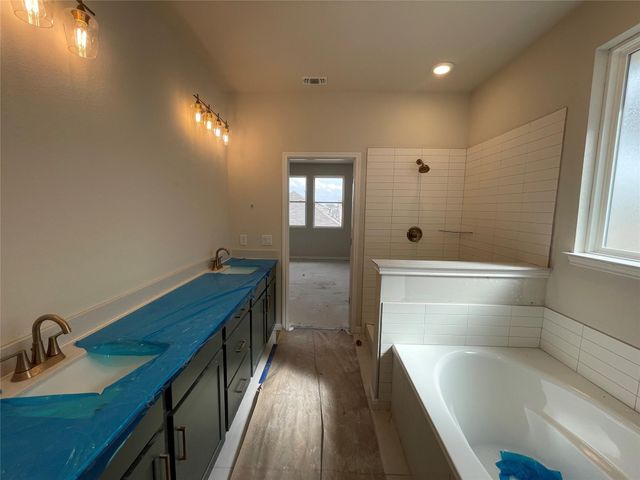 614 Palo Brea LOOP, Hutto, TX 78634